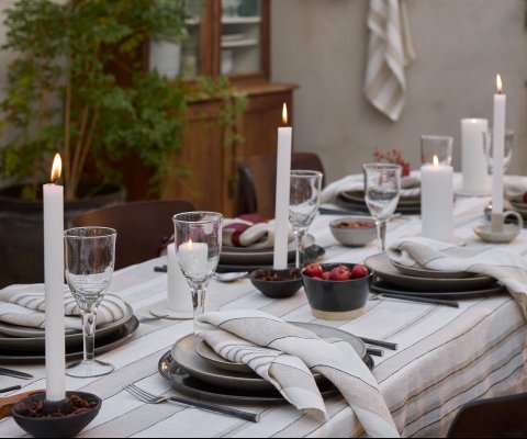 CHRISTMAS TABLE STORIES