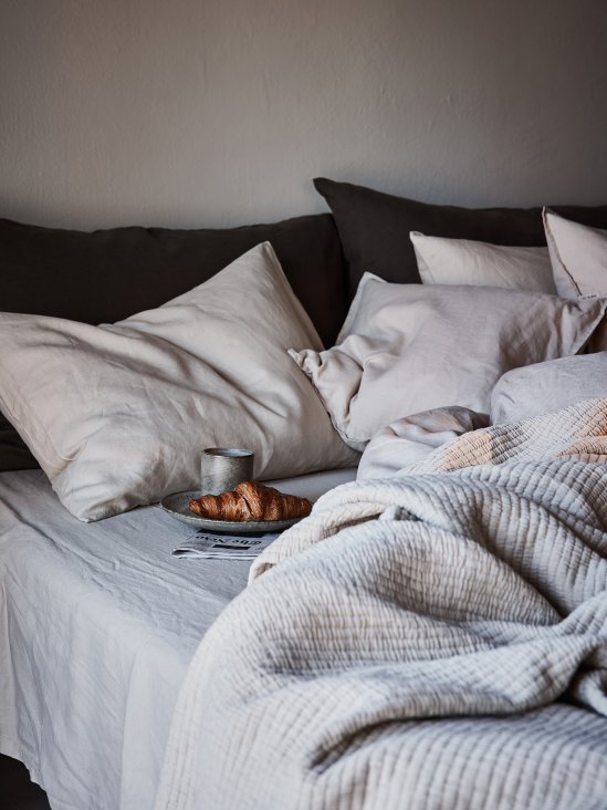 Bed sheet linen 270x270 - bleached white