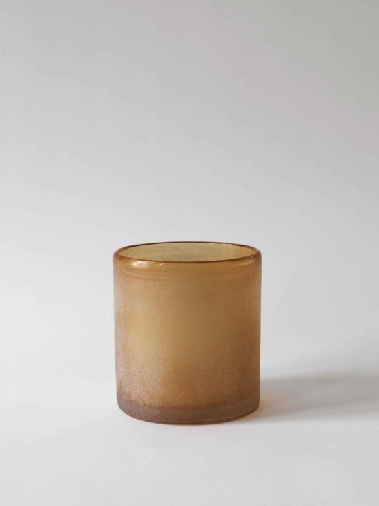 Frost ljuslykta i grått