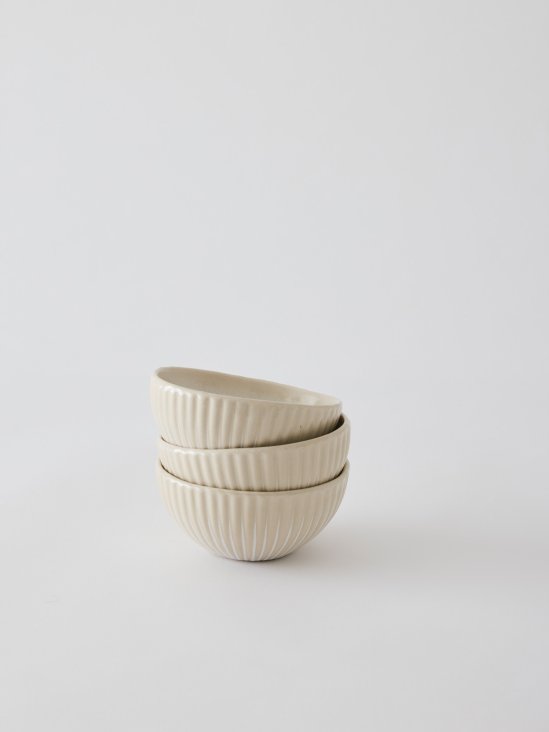 Liten skål i beige porslin - Tell Me More