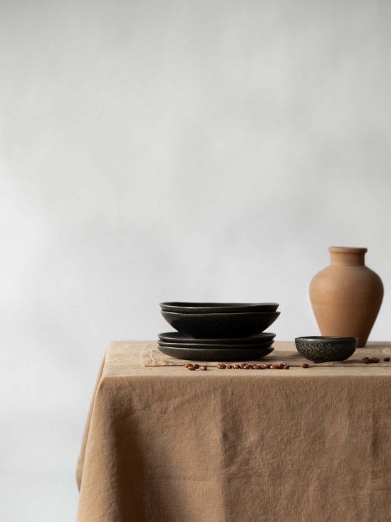 Bordsduk i linne 145x330 - hazelnut
